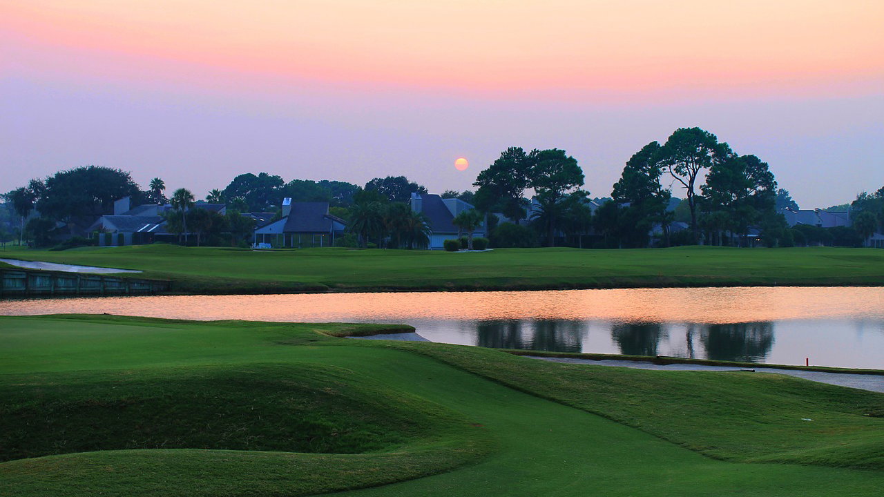 The debate: Should golf courses have been forced to shut?